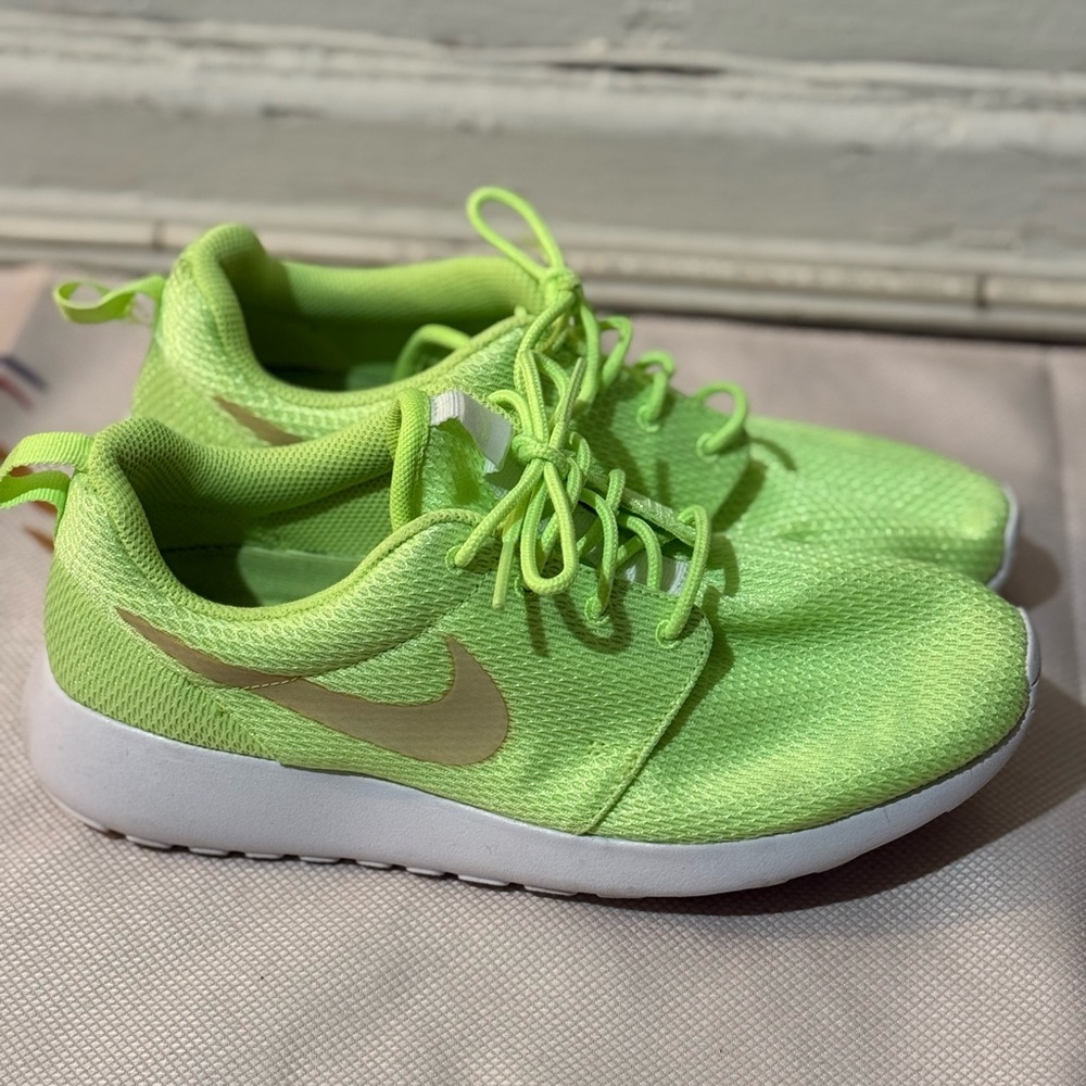 Nike Green and White Sneakers with Breathable Mesh